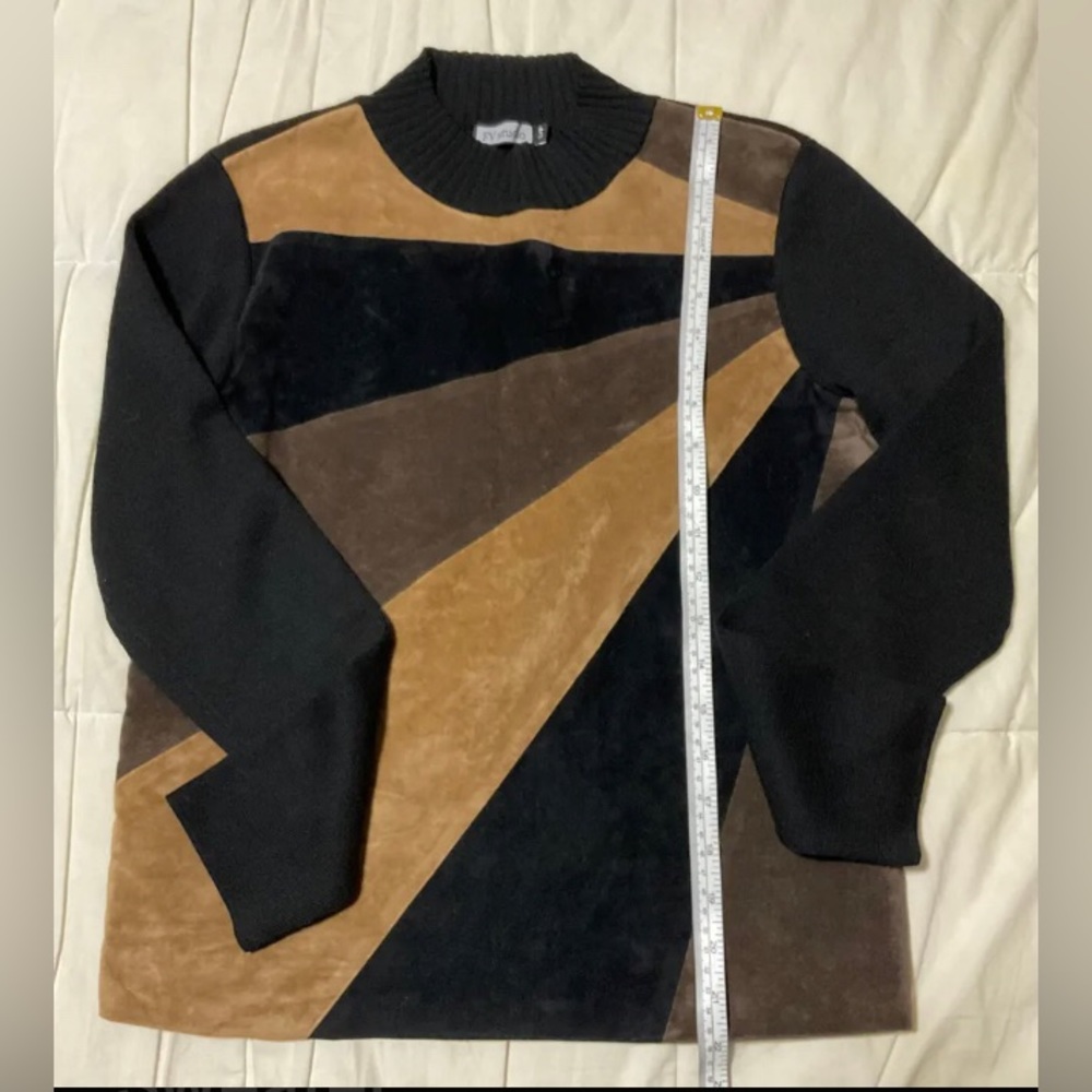 Velvet Sweater - Picture 7 of 7